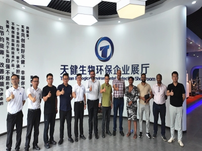 Tianjian oil separation lifting equipment attracts attention, with African customers visiting and inspecting